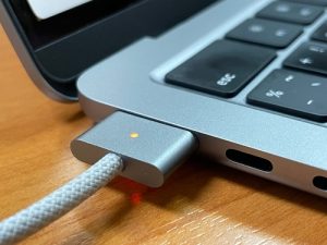 charging a macbook